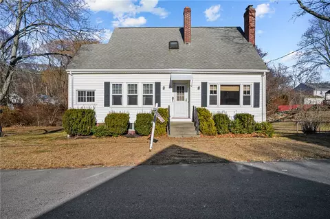 211 Chandler Ave, Pawtucket, RI 02860