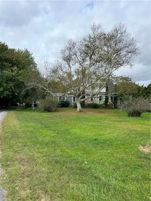 Exterior - 25 Maple Ave, Little Compton, RI 02837 photo 2 of 11