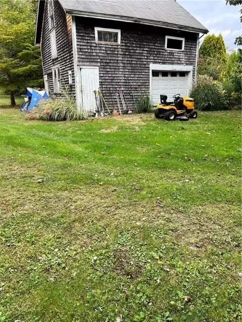 Exterior - 25 Maple Ave, Little Compton, RI 02837 photo 8 of 11