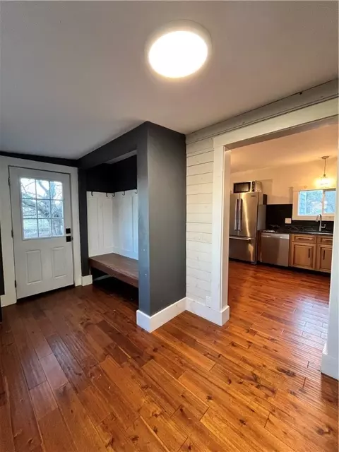 Entry Way - 25 Maple Ave, Little Compton, RI 02837 photo 2 of 5