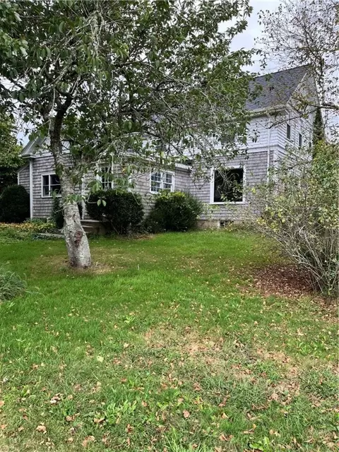 Exterior - 25 Maple Ave, Little Compton, RI 02837 photo 3 of 11