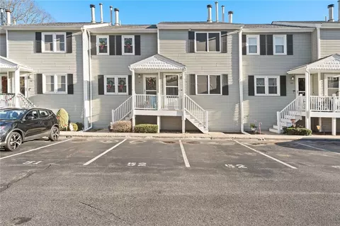 47 Morgan Ave #52, Johnston, RI 02919