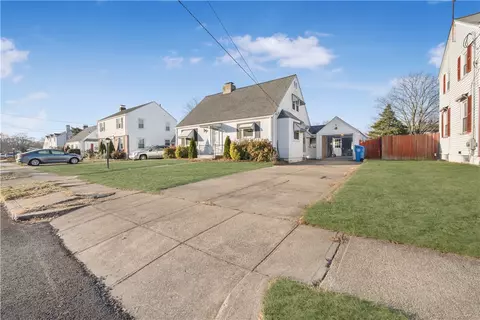 194 Ausdale Rd, Cranston, RI 02910