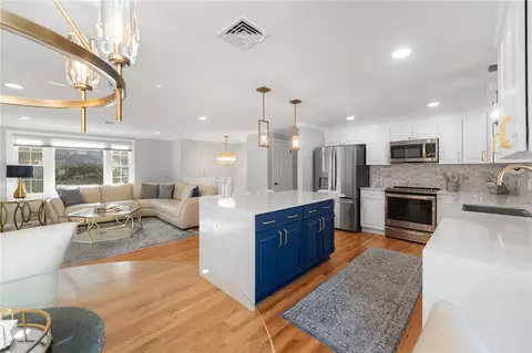 53 Rip Van Winkle Cir, Warwick, RI 02886 photo 8