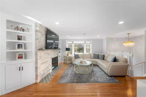 53 Rip Van Winkle Cir, Warwick, RI 02886 photo 5