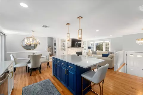 53 Rip Van Winkle Cir, Warwick, RI 02886 photo 9