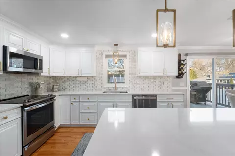 53 Rip Van Winkle Cir, Warwick, RI 02886 photo 10