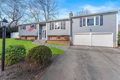 53 Rip Van Winkle Cir, Warwick, RI 02886 photo 1