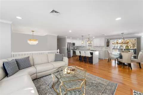 53 Rip Van Winkle Cir, Warwick, RI 02886 photo 7