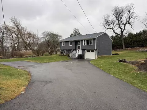 30 Ernest St, Coventry, RI 02816 photo 2