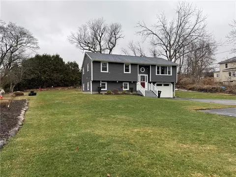 30 Ernest St, Coventry, RI 02816 photo 3