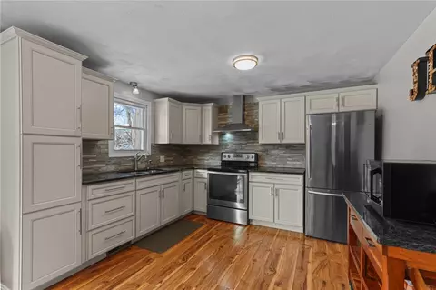 30 Ernest St, Coventry, RI 02816 photo 7