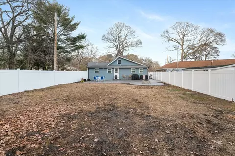 Exterior - 81 Greenleaf St, Fall River, MA 02721 photo 5 of 8