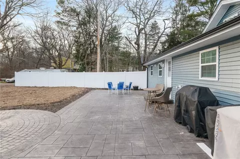 Exterior - 81 Greenleaf St, Fall River, MA 02721 photo 7 of 8