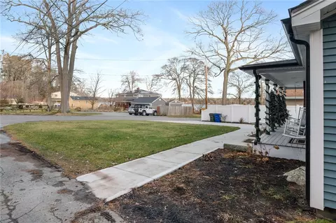 Exterior - 81 Greenleaf St, Fall River, MA 02721 photo 8 of 8