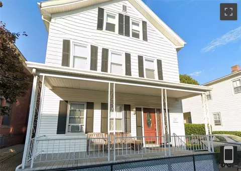 14 Calvert St, Newport, RI 02840