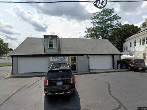 517 Niantic Ave, Cranston, RI 02910