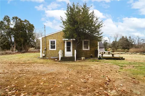 105 Gooseberry Rd, South Kingstown, RI 02879