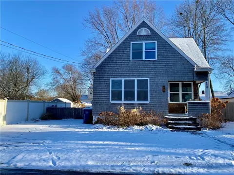 40 Meadowbrook Ave, Warwick, RI 02889 photo 4