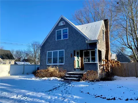 40 Meadowbrook Ave, Warwick, RI 02889 photo 3