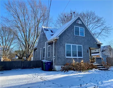 40 Meadowbrook Ave, Warwick, RI 02889 photo 2