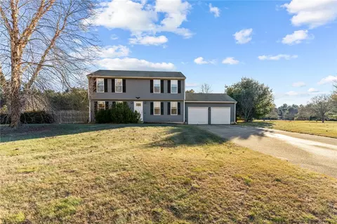 5 Teaberry Ln, Hopkinton, RI 02832