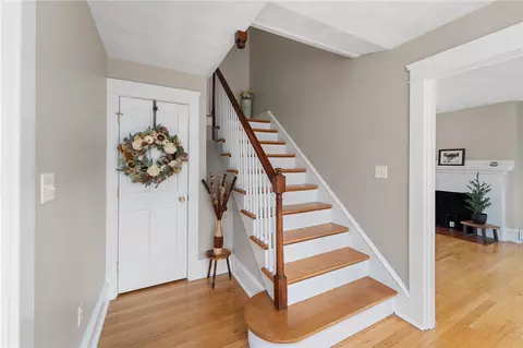 27 Kilburn Ave, Lincoln, RI 02865