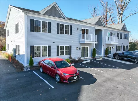 9 Gray Coach Ln #915, Cranston, RI 02921