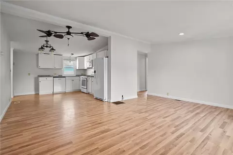 Living - 40 Lear Dr, Coventry, RI 02816 photo 1 of 5