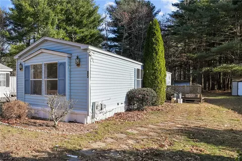 85 Lear Dr, Coventry, RI 02816
