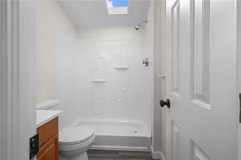 Bath - 85 Lear Dr, Coventry, RI 02816 photo 2 of 3