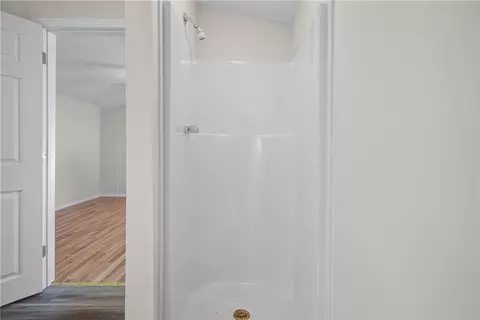 Bath - 85 Lear Dr, Coventry, RI 02816 photo 3 of 3