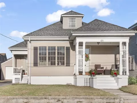 48 Whittier Rd, Pawtucket, RI 02861