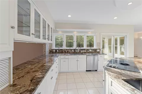 11 Windrose Cir, Exeter, RI 02822 photo 15