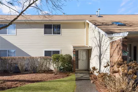 905 Halifax Dr #905, Warwick, RI 02886