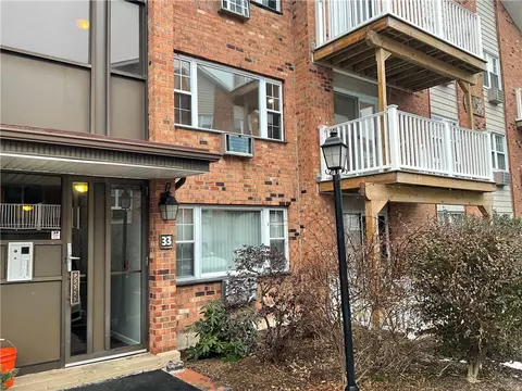 33 Bullocks Point Ave #7B, Riverside, RI 02915