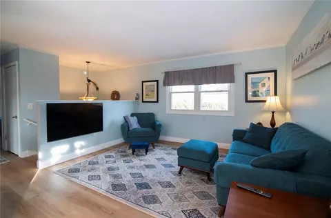 32 Spencer Dr, Westerly, RI 02891 photo 2