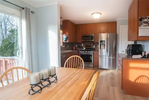 32 Spencer Dr, Westerly, RI 02891 photo 4