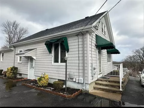 38 John St, North Providence, RI 02904