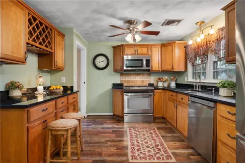 114 Steere Farm Rd, Burrillville, RI 02830