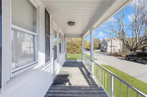 14 S Cornell Ave, Warren, RI 02885 photo 4