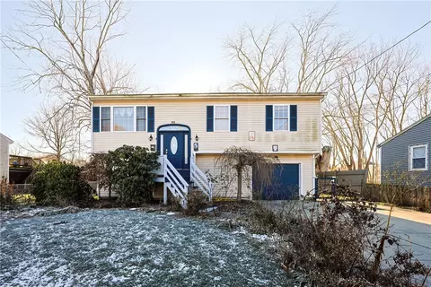64 Catherine St, Bristol, RI 02809