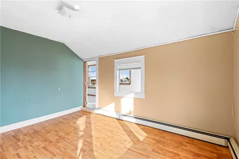 Bedroom - 32 Surf Ave, Warwick, RI 02889 photo 3 of 10