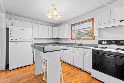 Kitchen - 32 Surf Ave, Warwick, RI 02889 photo 2 of 2
