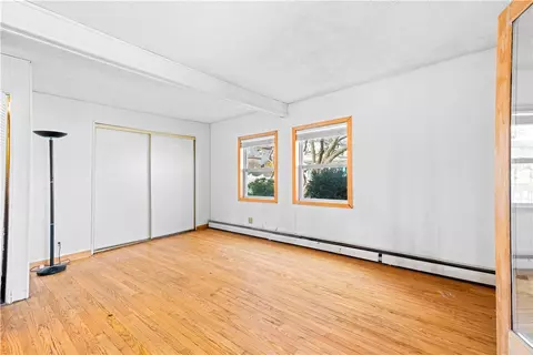 Bedroom - 32 Surf Ave, Warwick, RI 02889 photo 1 of 10