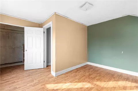 Bedroom - 32 Surf Ave, Warwick, RI 02889 photo 2 of 10