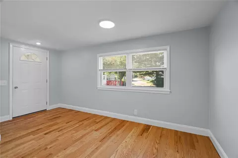 Living - 49 Meadowbrook Ave, Warwick, RI 02889 photo 7 of 7