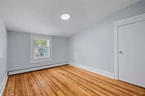 Bedroom - 49 Meadowbrook Ave, Warwick, RI 02889 photo 10 of 12