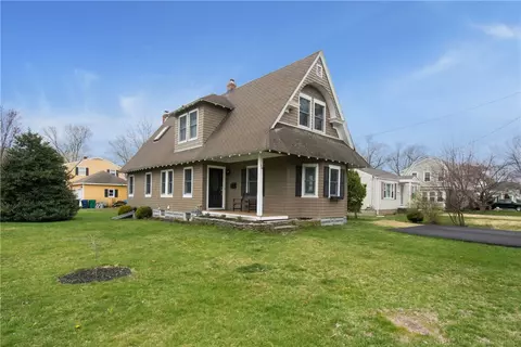 58 Vaughn Ave, Warwick, RI 02886