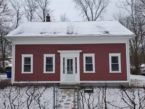 88 Clyde St, West Warwick, RI 02893